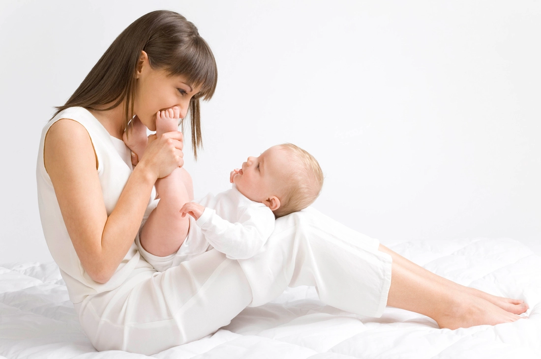 Un bebe tranquiloo una familia feliz